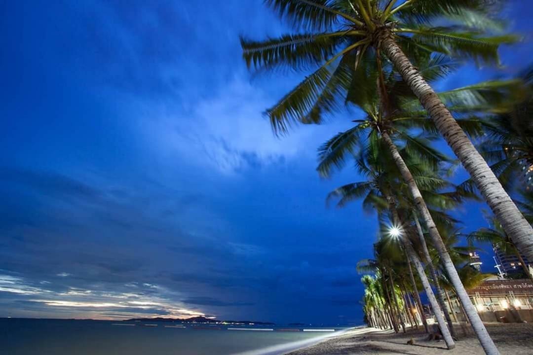 Appartamento Ar Aeras Pattaya Esterno foto